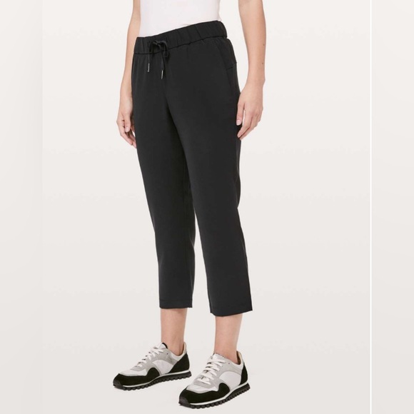Like New! Lululemon On The Fly Jogger 23” Size 8- Black - Picture 2 of 9